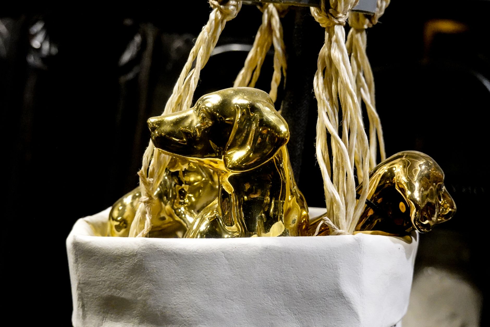 Staffordshire Spaniel Pair — detail